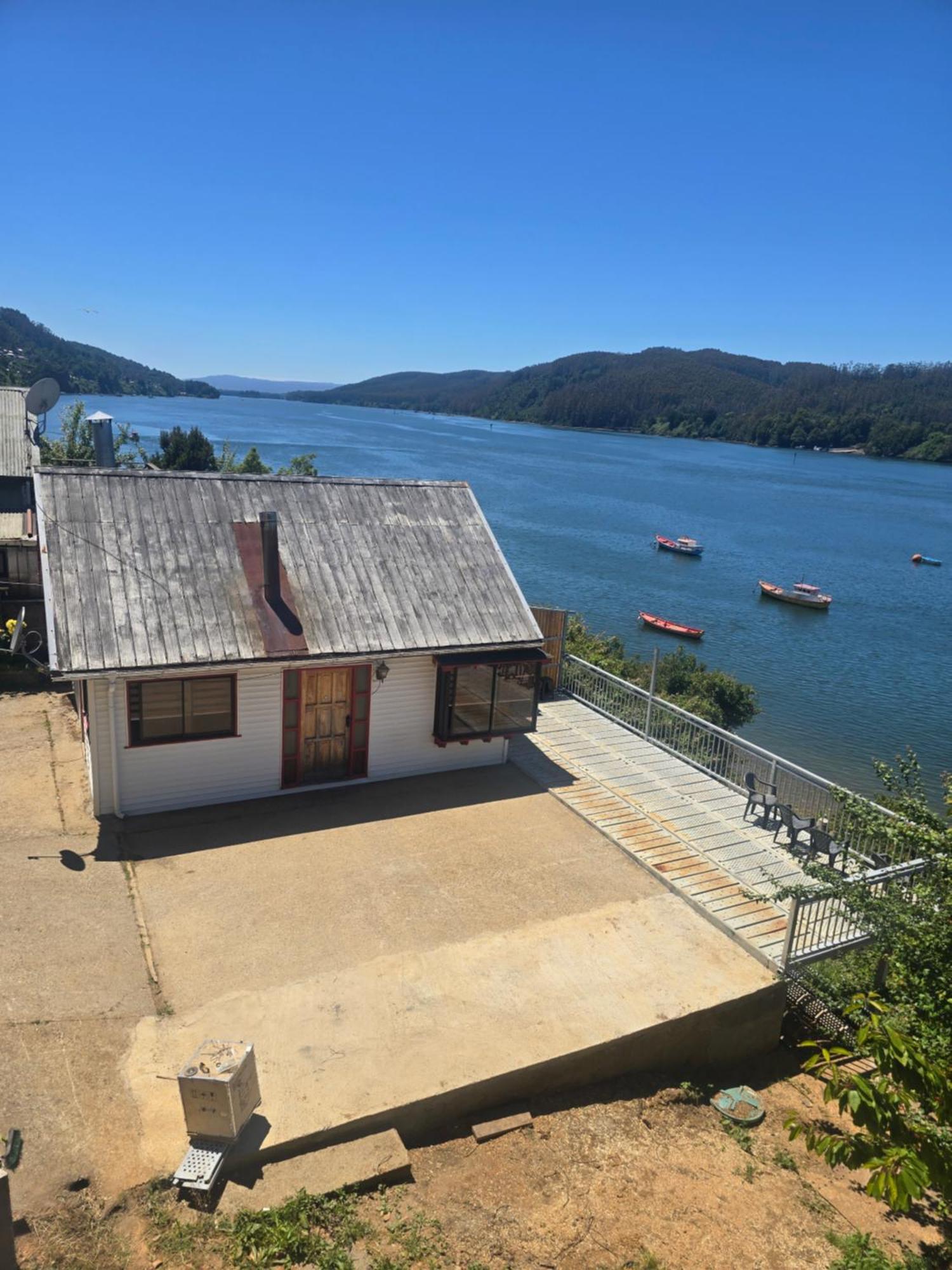 Con Hermosa Vista Al Rio, Niebla